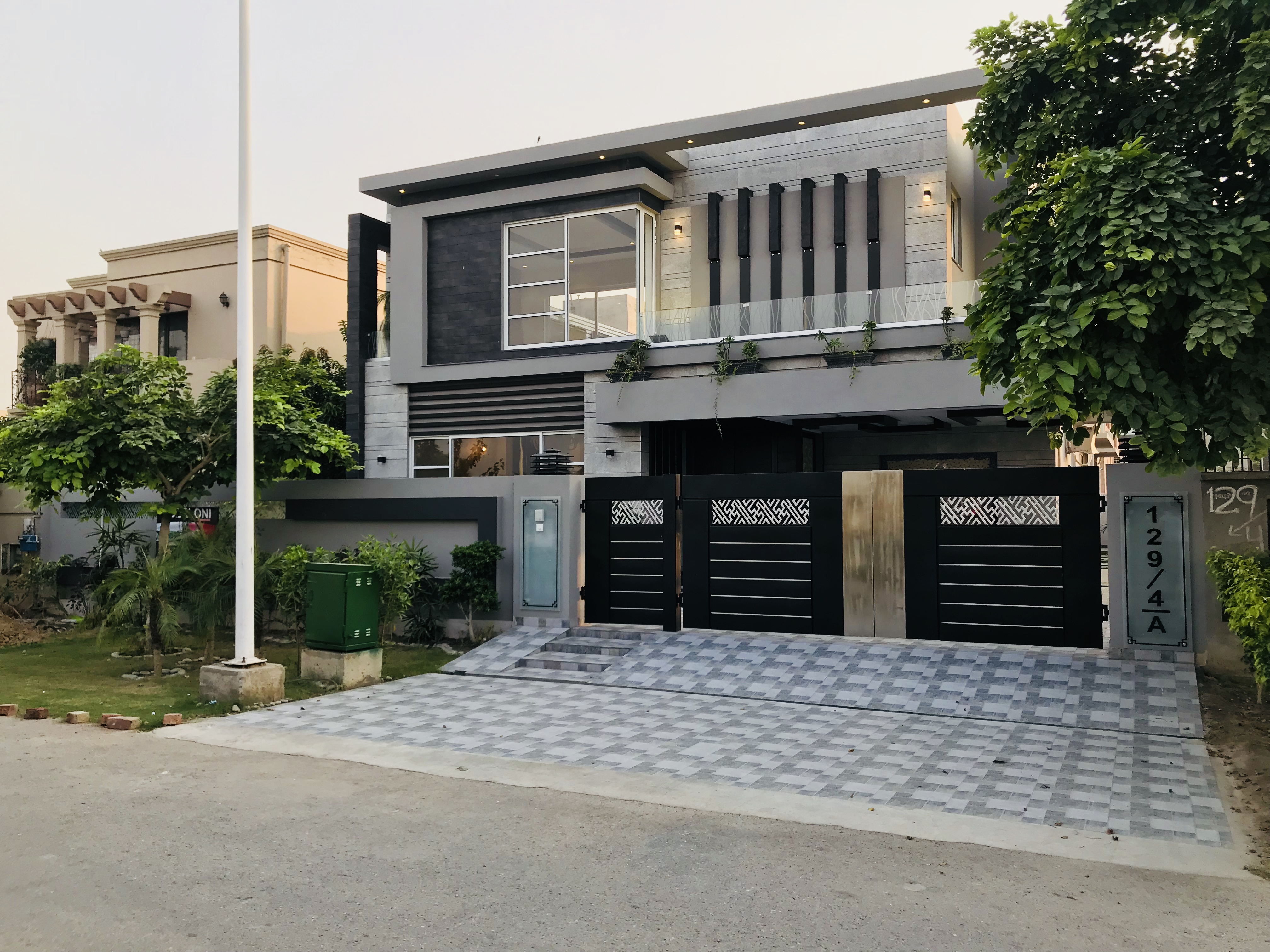 1 Kanal Mazher Munir Design Bungalow In DHA Phase 5 - LEADS ESTATES