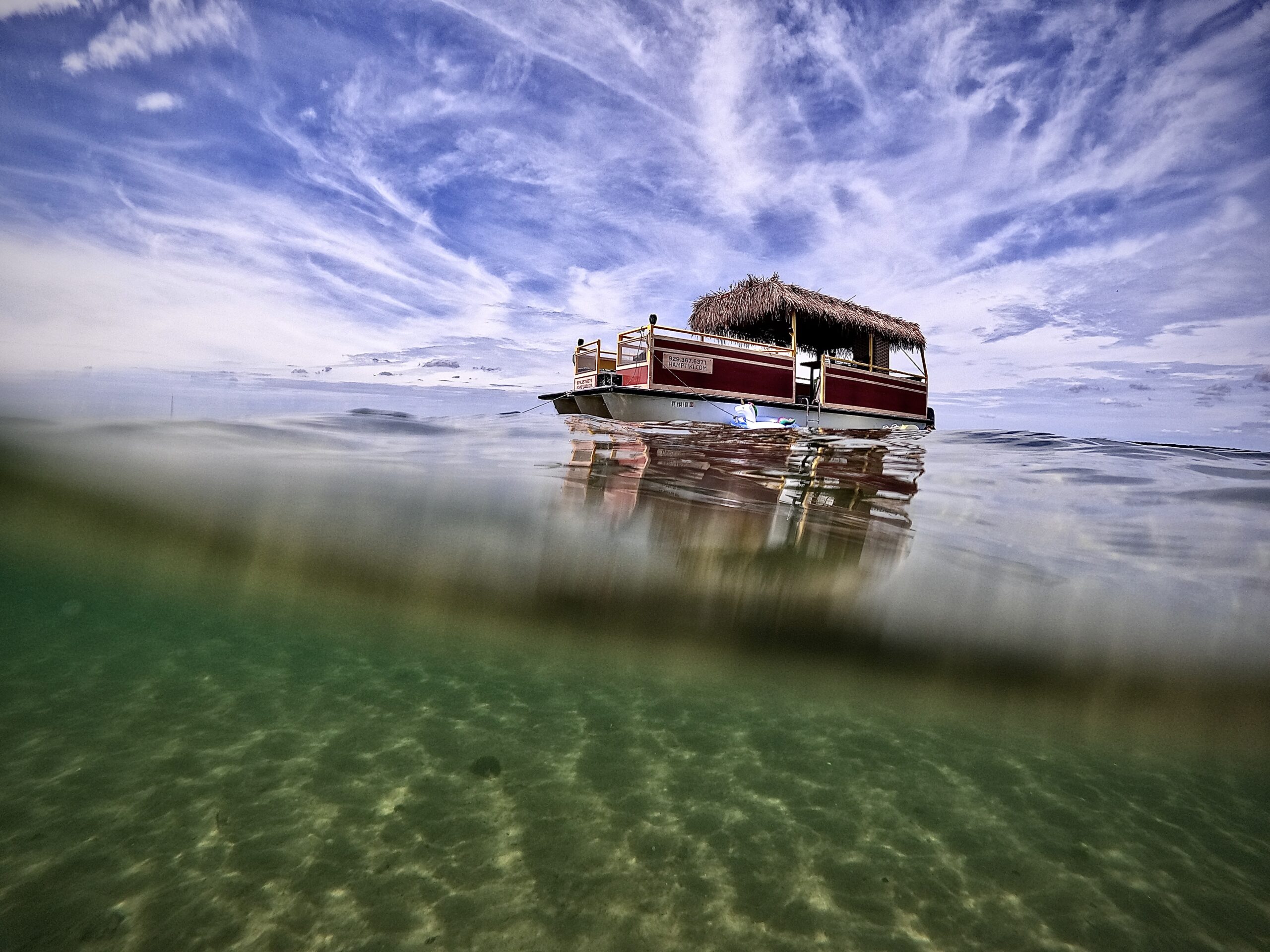 Hamptons Boat Cruise - Have Fun Out On The Bay | HampTiki