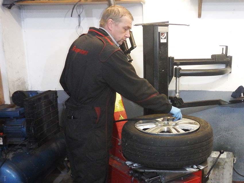 Tyres Shop Romford - chig well motor works